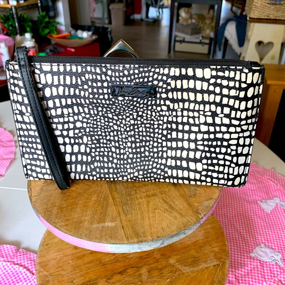 Vera Bradley wristlet (large)